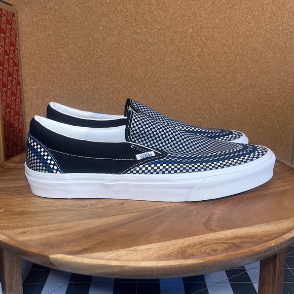 Vans slip on
Brand new
‘Tileboard black ‘
*RARE**
NWOT - Picture 2 of 11